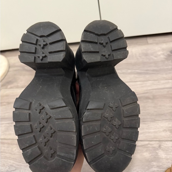 Steve Madden Black Chunky Heel Combat Boots - Picture 4 of 5